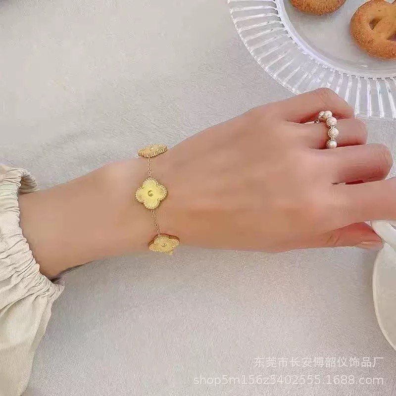 انسيال البرسيم الذهبي الفاخر ✨
